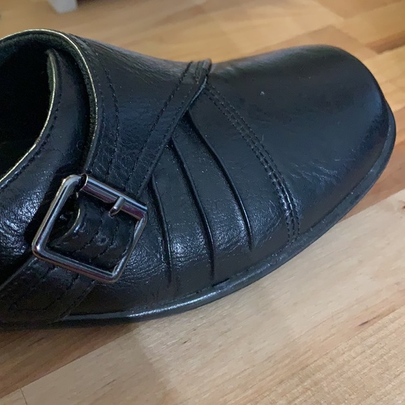 Easy Street Comfort Wave Black Mule Shoes - Picture 3 of 9